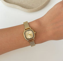 Load image into Gallery viewer, Gold Gold Royal Square Metal Watch